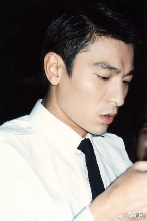 香港男星颜值巅峰!金城武古天乐都输给了最经
