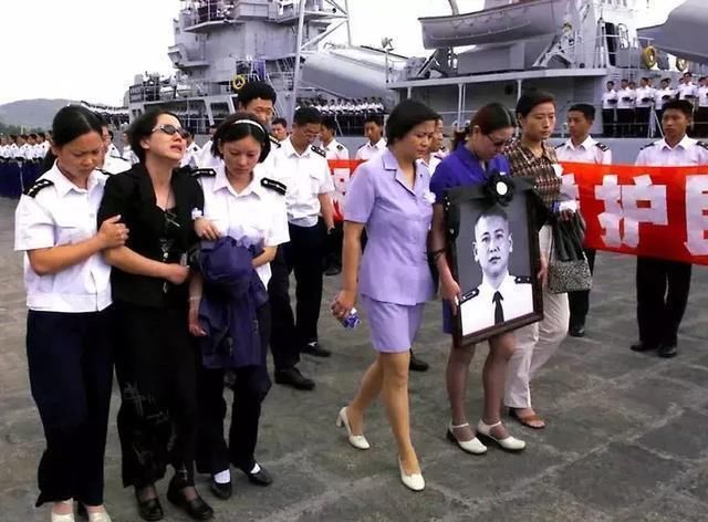 这里是辽宁舰航母编队,81192请返航