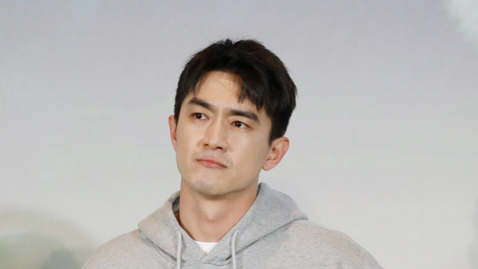 林更新现场配音秀实力 郑恺自信打call《疯狂原始人2》