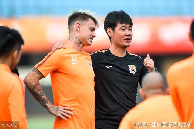 格德斯更新头像:穿鲁能队服!深圳佳兆业旧帅再