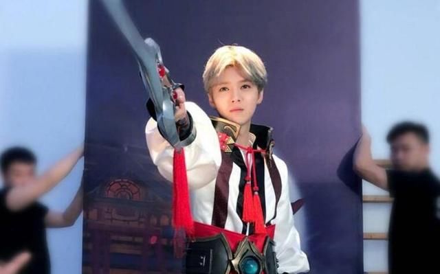 王者荣耀cosplay英雄神还原,鹿晗帅气,小乔美翻