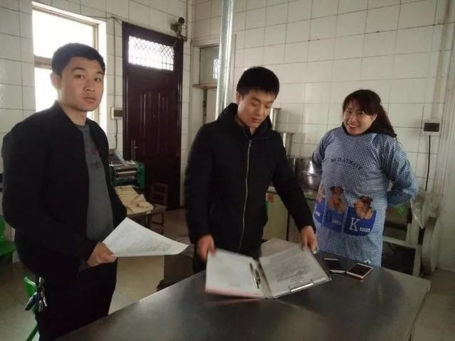 嘉陵镇食药监所扎实开展春季学校食堂及校园周