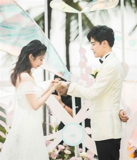 马可发微博晒出付辛博颖儿现场婚礼照片,新娘