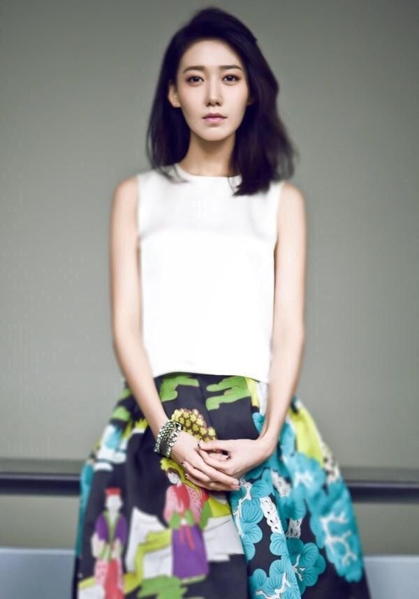 高圆圆和高露长的太像了!5张图只有两张是高圆