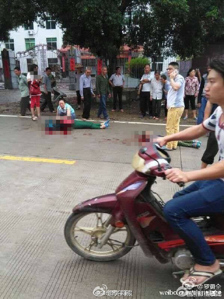 福建发生持刀伤人案:7岁男童校门口被砍身亡