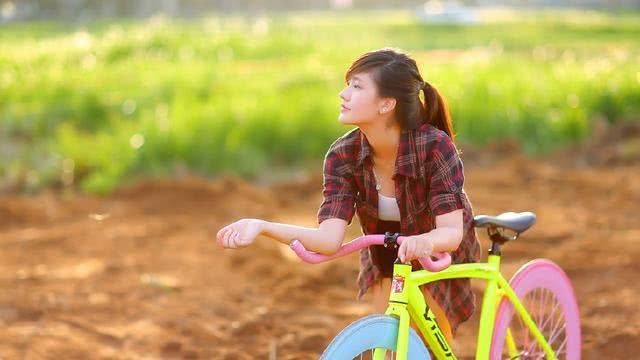 心思内敛深沉,相处越久,就越是看不透他们心思