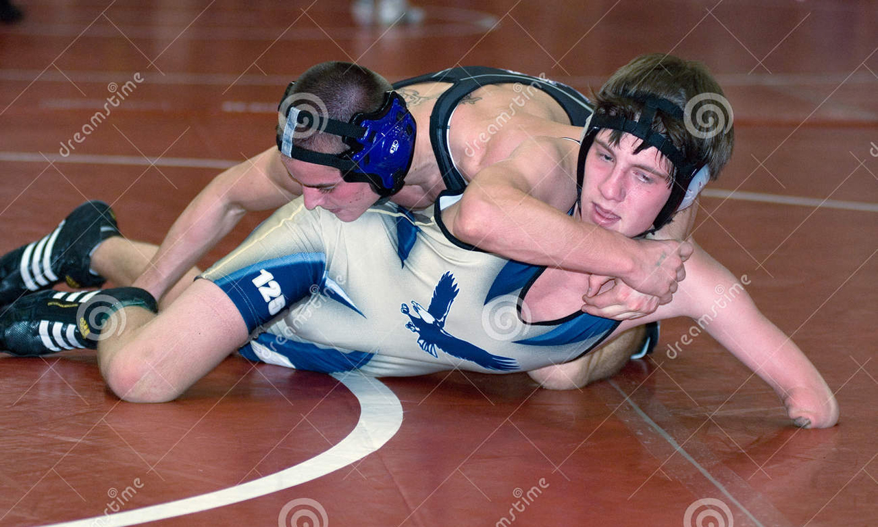 至Dustin Carter初中二年级那年，他突然对父亲说：“我想学摔角”。这个决定改变了他的一生。