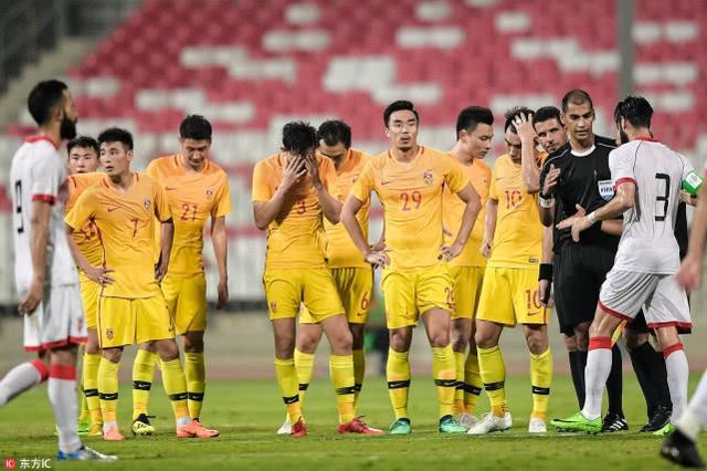 里皮无法拯救国足,足协换帅迫在眉睫?球迷期盼