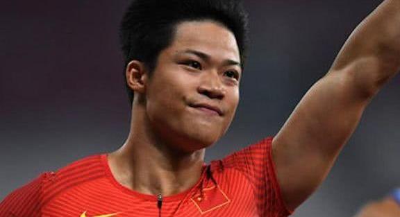 苏炳添还在巅峰期,为什么要选择退役?