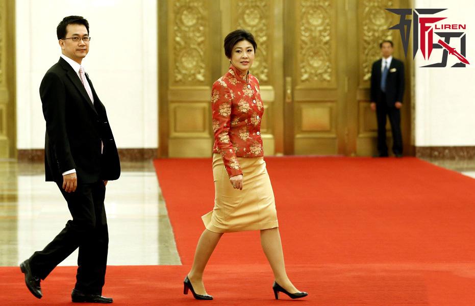 他信派和中国关系：在回顾，英拉政府时期，其对华处理的关系上也非常不错，都一直保持着密切的联系，经济往来也逐步增强，两国的外交的定位从那时候起就提升至“全面战略合作伙伴”，可以说，这都是英拉努力与中国交好的成果。而下台后，英拉和他信家族和中国也照样保持着密切的交往。