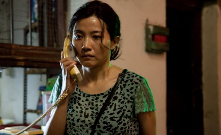 凭借着电影《万箭穿心》,颜丙燕一年获得金鸡奖,华表奖最佳女