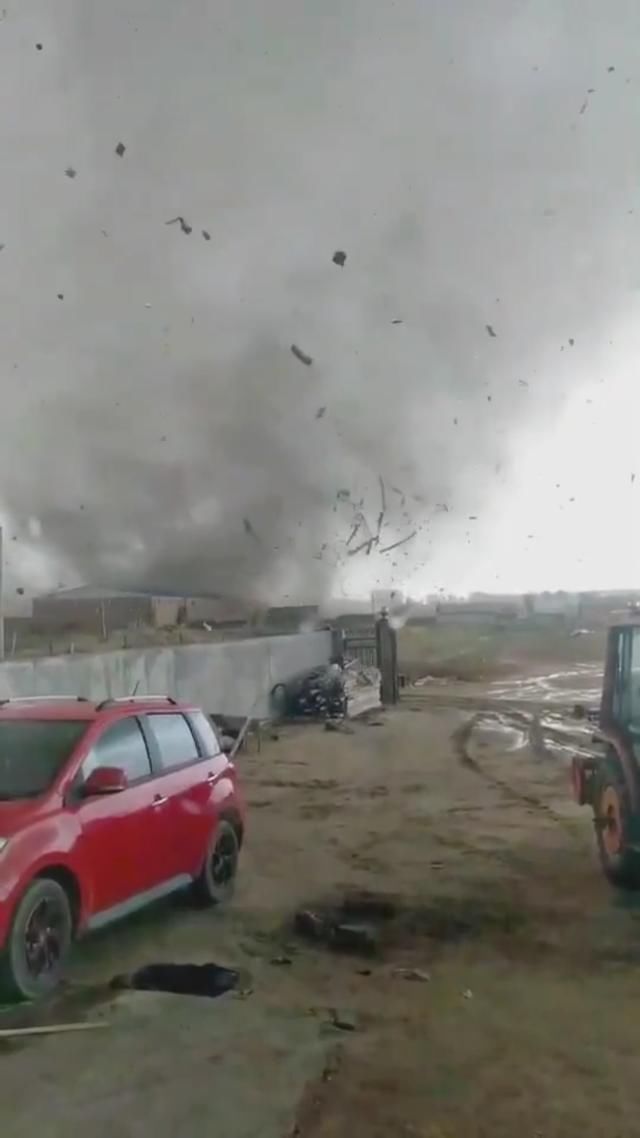 吉林松原长岭县太平川镇突遭龙卷风袭击 目前