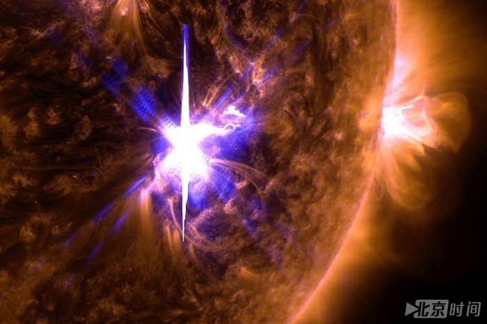 太阳本周爆发一系列耀斑:含本周期内最大规模的一次 太阳本周爆发一系列耀斑:含本周期内最大规模的一次