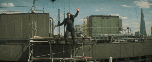 福布斯全球演员富豪榜排名第六位,跳楼拍摄不