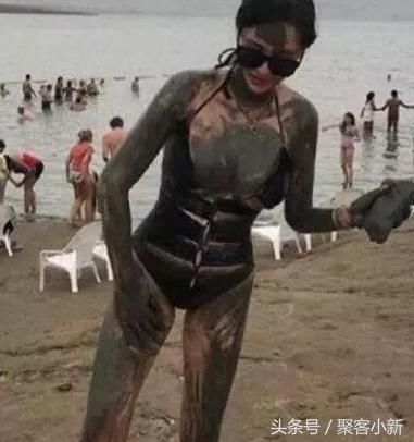 菇凉在海滩也是玩疯了啊，浑身你自己看看成啥样了啊