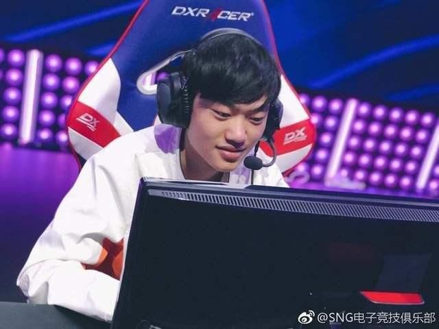 LOL:RNG战队被曝买下天才中单Knight 为夺S8