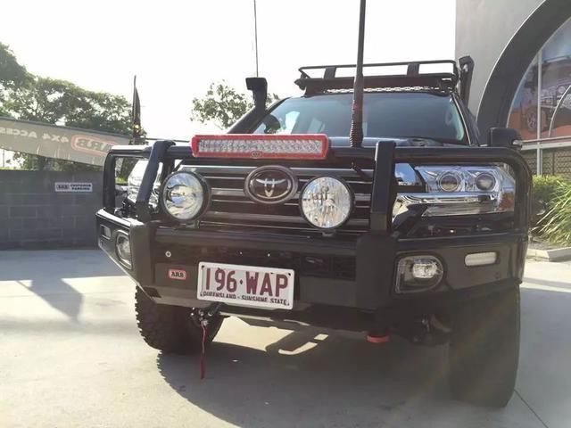 丰田LC200改装直接秒变有型硬汉,是不是你的