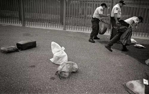 在美国的背影中残喘:被遣返的人