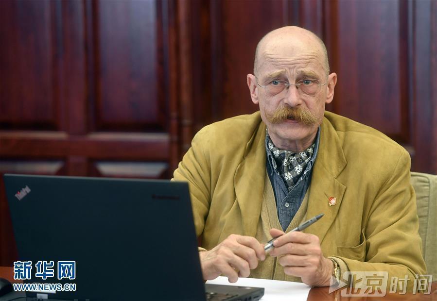 不忘初心用英文怎么说?十九大报告外文翻译