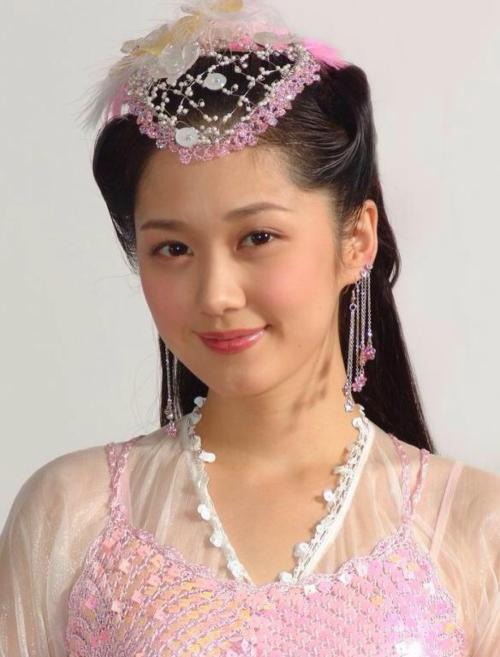 曾比杨幂人气高,比范冰冰好看,因说了这句话,她