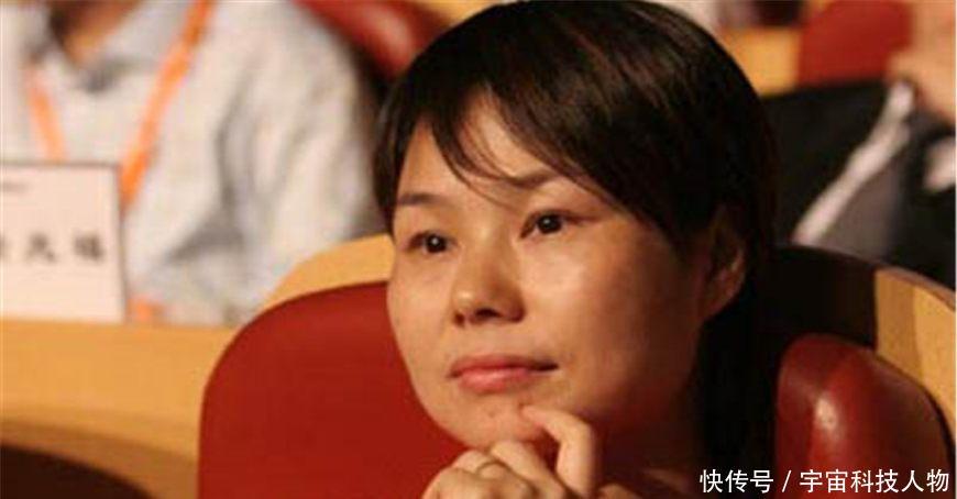 马云和老婆张瑛合影曝光,网友:这美貌难怪马云