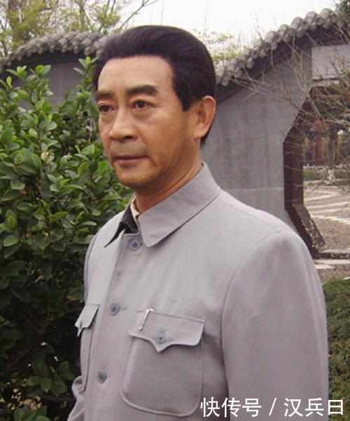 黄凯,山东威海人.著名影视演员,扮演周总理的特型演员.