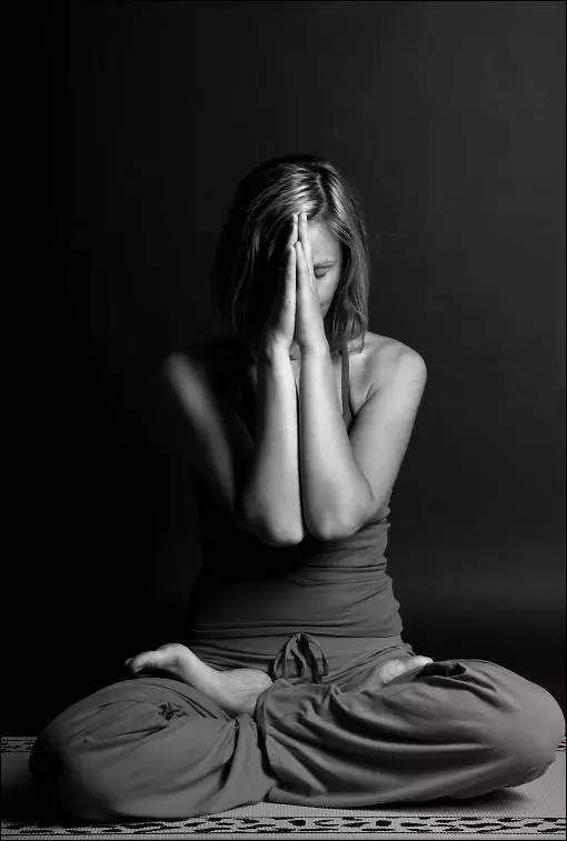 另外,调节气息和身心平衡的瑜伽,最适合这类人群.