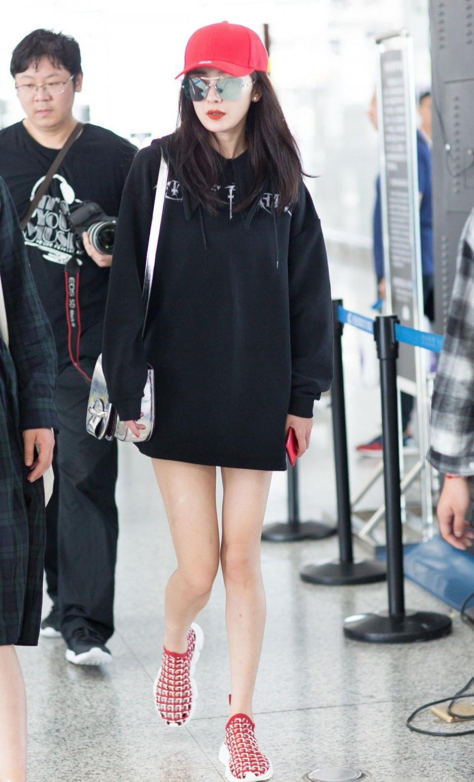 巴黎世家杨幂同款卫衣17fw你感觉怎么样?