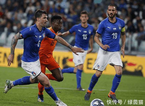 意大利队主场战平荷兰队,网友:这是真的友谊赛
