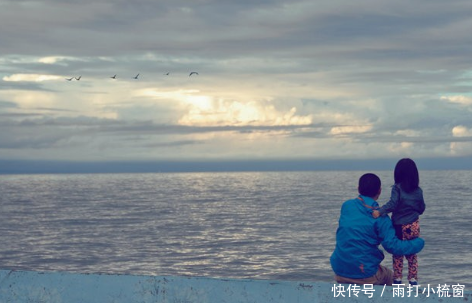 女孩从小被爸爸宠爱,长大后却任性抛弃父亲、