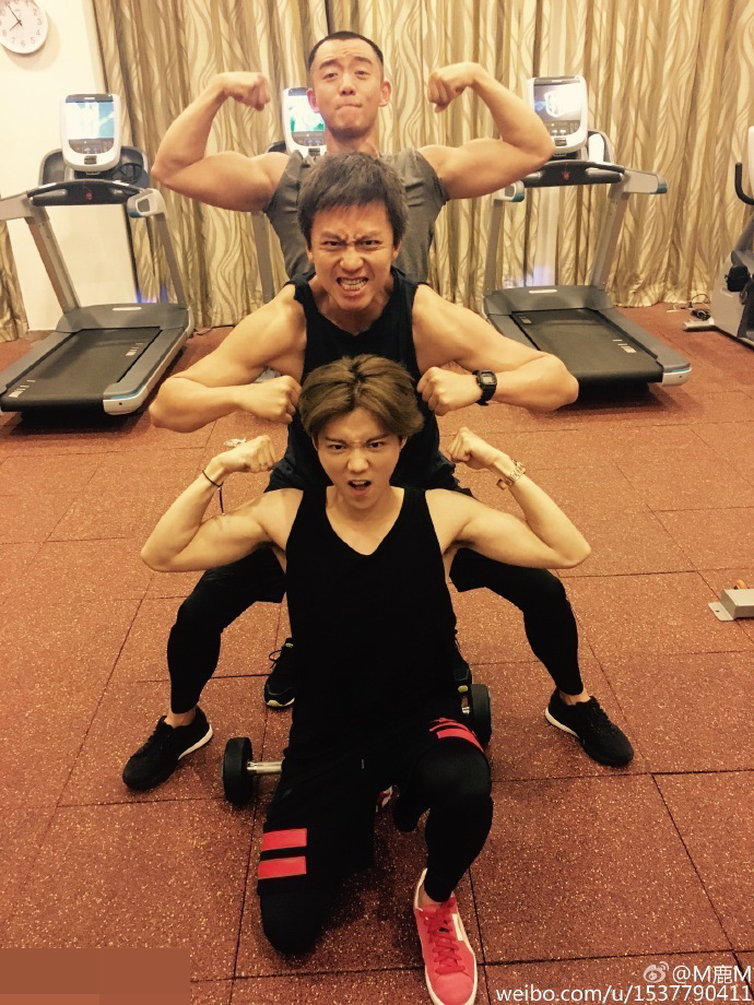 组图-跑男团健身照曝光 邓超与鹿晗郑恺PK肌肉 组图-跑男团健身照曝光 邓超与鹿晗郑恺PK肌肉