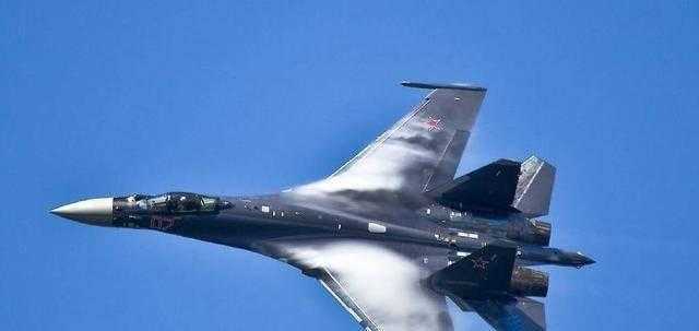 中国歼15改进型亮相! 取消鸭翼, 背后含义令人