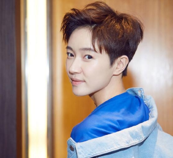 以假乱真的女扮男装,赵丽颖、baby毁容般粘胡子都比不过 以假乱真的女扮男装,赵丽颖、baby毁容般粘胡子都比不过