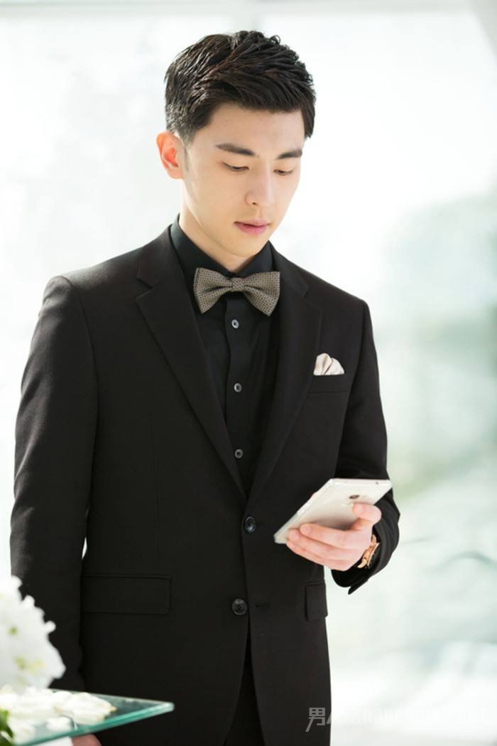 邓伦欢乐颂2第几集出场 摇滚青年谢童关关惨淡