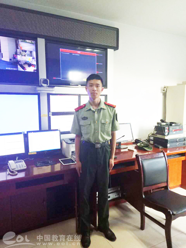 惊喜!浙江大学生退役当天收到神秘邀请函