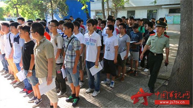 云南出台新举措 让大学生参军更有获得感