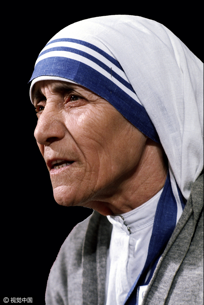 特蕾莎修女封圣 回顾“贫民窟的圣徒”的一生 特蕾莎修女封圣 回顾“贫民窟的圣徒”的一生