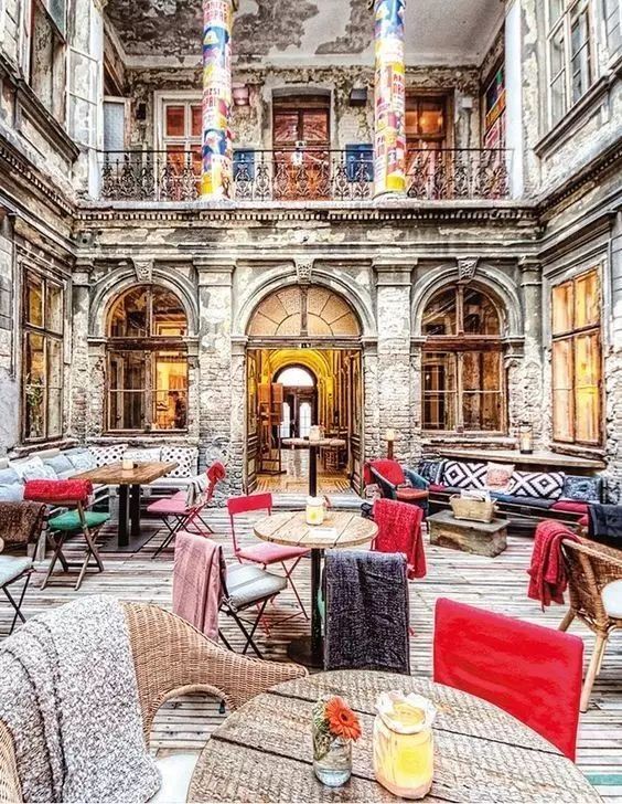 它是欧洲最美的国家之一,物价是法国1\/3,生活品