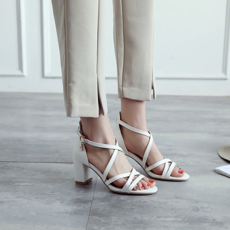 美脚丫是女人的第二张脸,当下最流行的高跟凉