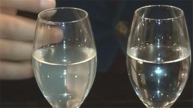 一招分辨真假茅台 正确收藏等升值 一招分辨真假茅台 正确收藏等升值