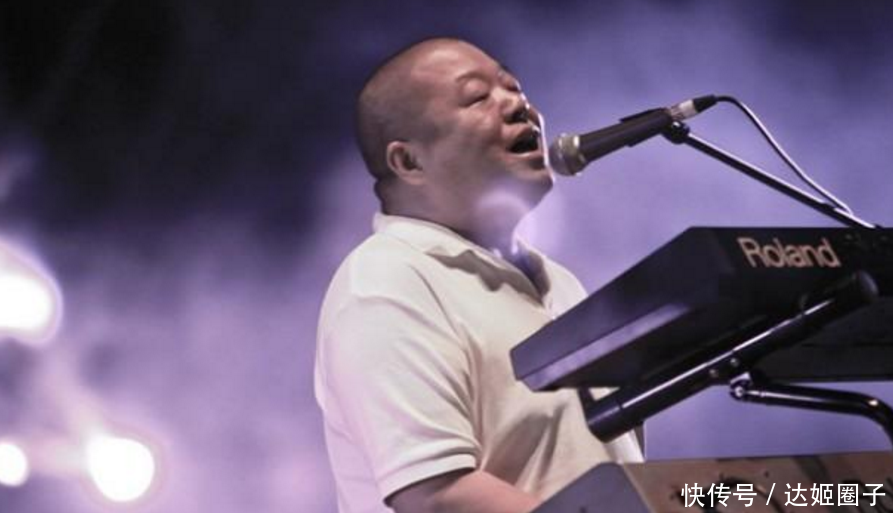 曾是最有潜力的摇滚歌手,因斗殴而锒铛入狱,如今做起了佛系歌手