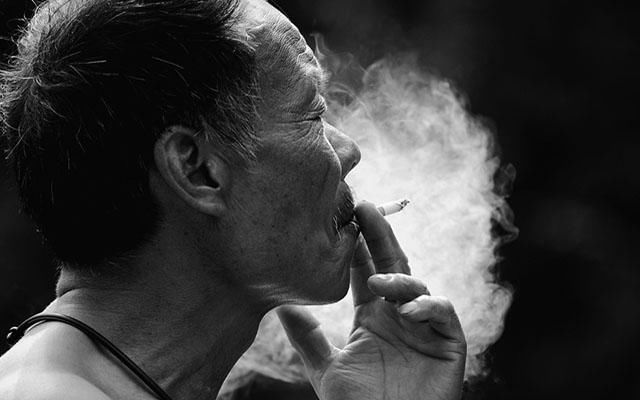 长期吸烟的人,什么时候戒烟最好?时机不到,不