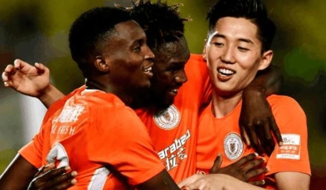 足协杯:上海上港主场难翻盘北京国安;广州富力