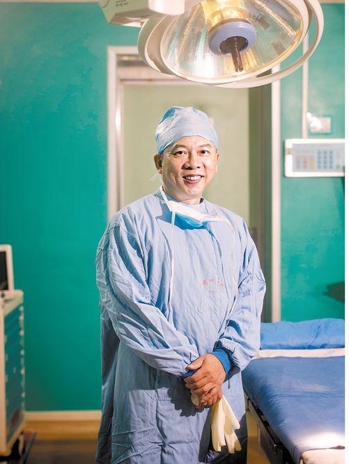 【中国梦·践行者】从医数十载他对待病人一丝不苟 下乡扶贫致力 【中国梦·践行者】从医数十载他对待病人一丝不苟 下乡扶贫致力