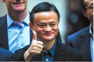 刘强东走到哪都带章泽天,马云妻子却未曾露面