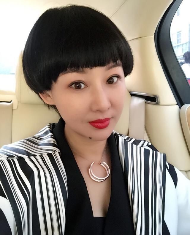 孙楠前妻如今孤身一人却美成这样,与现任近照对比,这差距也太大