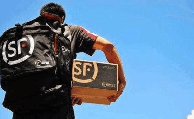 看完顺丰、京东快递员的工资后,网友直呼:比我