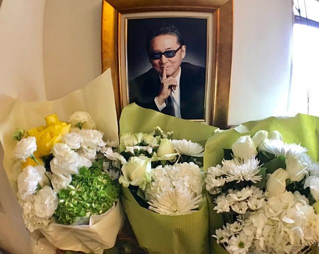 陈文茜微博发文,透露李敖遗体告别仪式和火化