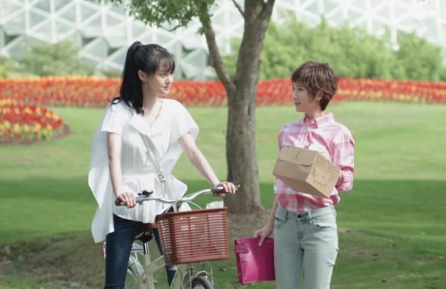 贝微微在剧中的8套衣服,图6是和肖奈初次约会