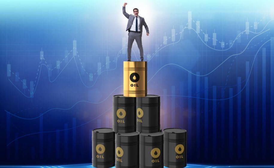 原油遭挫 美国原油库存及产量升 制裁伊朗委内